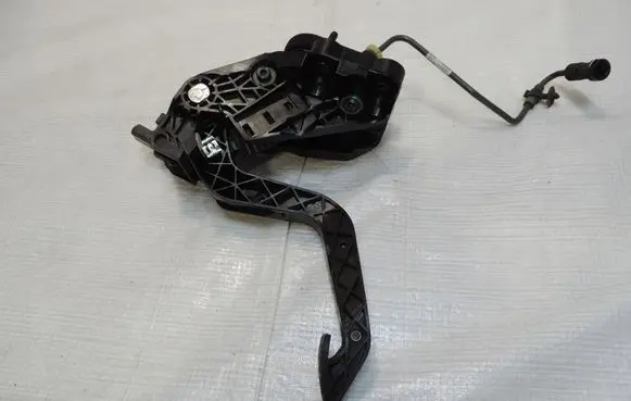 Ford Ecosport Clutch pedal CN157B633AC