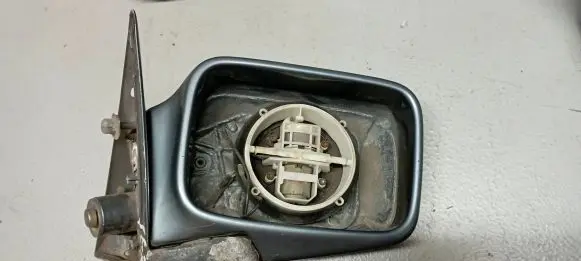 Front door electric wing mirror