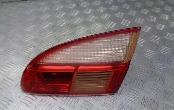 Toyota Avensis T220 Rear/tail lights