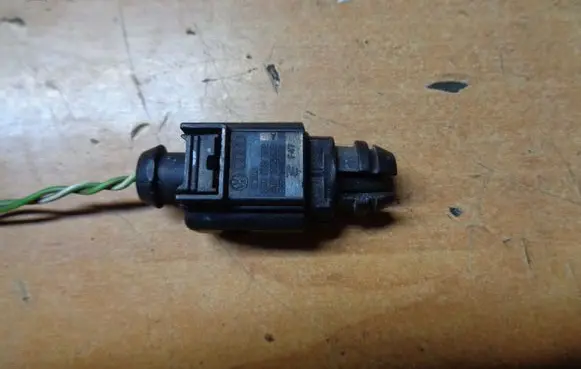 Audi A4 S4 B8 8K Outside/exterior temperature sensor 8K0973702