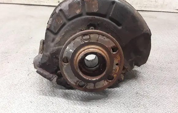 Skoda Roomster (5J) Front wheel hub spindle knuckle 