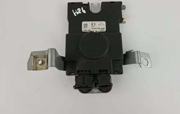 Audi A3 S3 8P Aerial antenna amplifier 8P0035225D