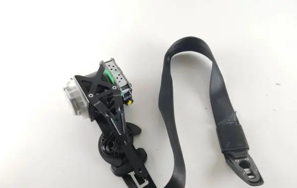 Porsche Cayenne (92A) Front seatbelt 7P0857705