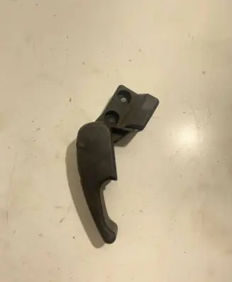 Engine bonnet (hood) release handle
