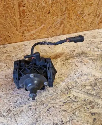 Peugeot 208 Vacuum pump 9835028580 28251037051040198