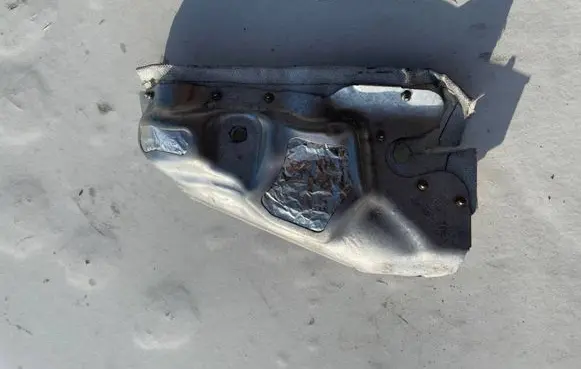 BMW 2 F46 Heat shield in engine bay 8589059