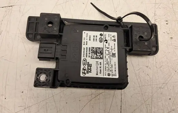 Hyundai i30 Distronic sensor radar D10019047 99140S0000 AB301A5420