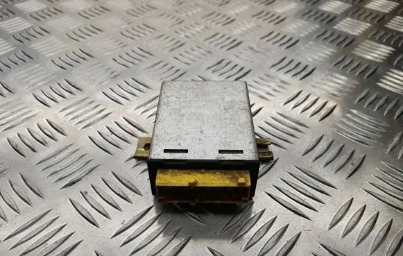BMW 5 E34 Central body control module 05393101