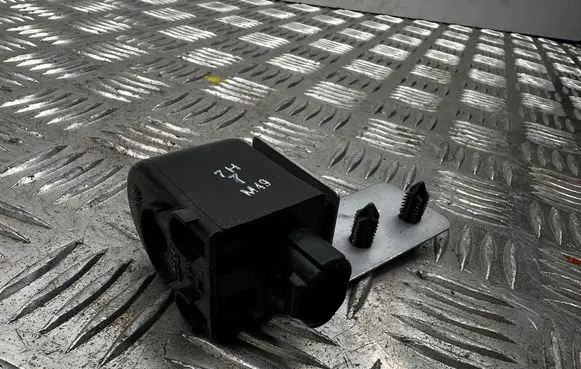 Subaru Outback Seat belt warning relay 88021AG030 0689004130