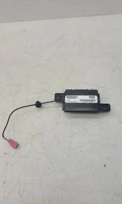 Chrysler Pacifica Antenna control unit P68186558AA 68186558AA