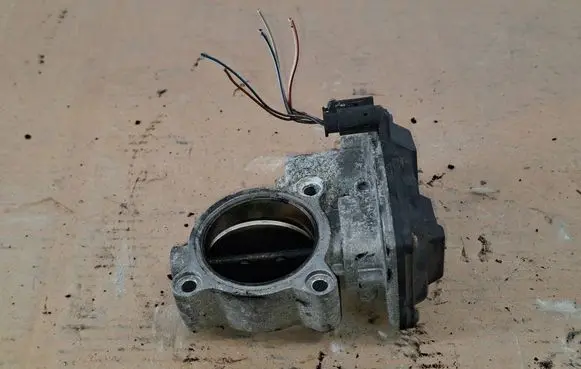 BMW 3 F30 F35 F31 Throttle valve 7810752 10378517