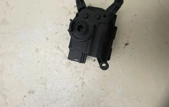 Volkswagen T-Roc Air flap motor/actuator 2D0907511E 3293919M T48318B