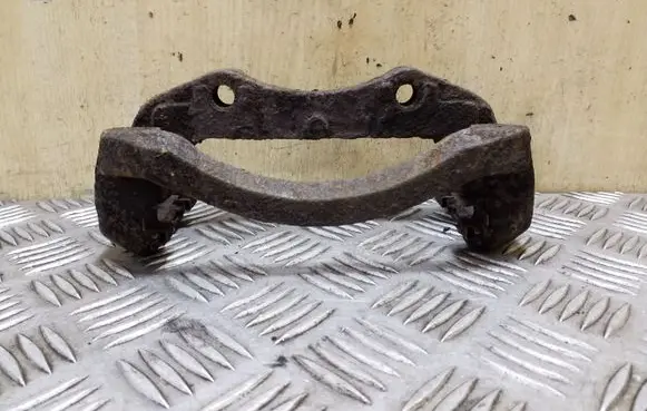 Nissan X-Trail T30 Front Brake Caliper Pad/Carrier 