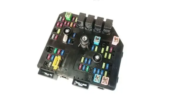 Chevrolet Captiva Fuse module 95142072 2072U
