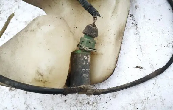 Citroen Xsara Picasso Windscreen/windshield washer pump 90095
