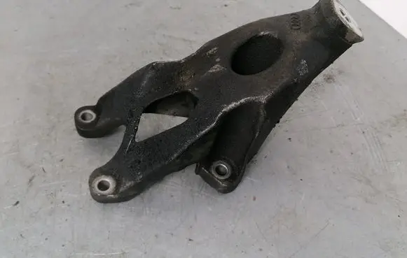 Audi A4 S4 B8 8K Engine mounting bracket 8K0199307