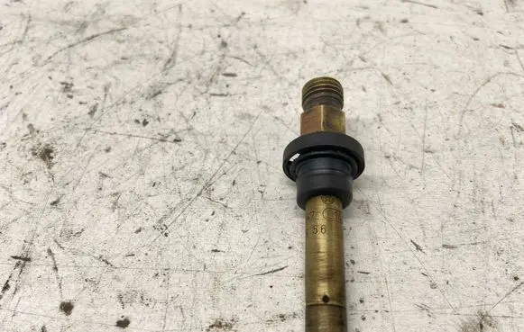 Mercedes-Benz 190 W201 Fuel injector A0000785623 0000785623 BOSCH