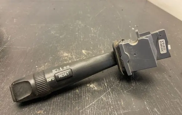 Volvo XC90 Indicator stalk 30658618
