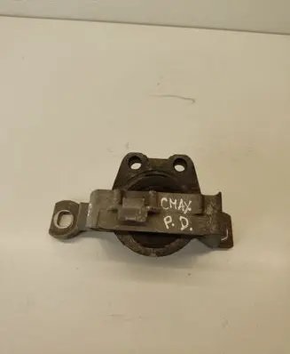 Engine mount bracket