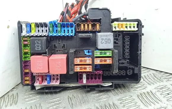 Mercedes-Benz C W205 Fuse module A2055847010