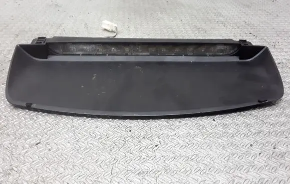 Nissan Primera Third/center stoplight