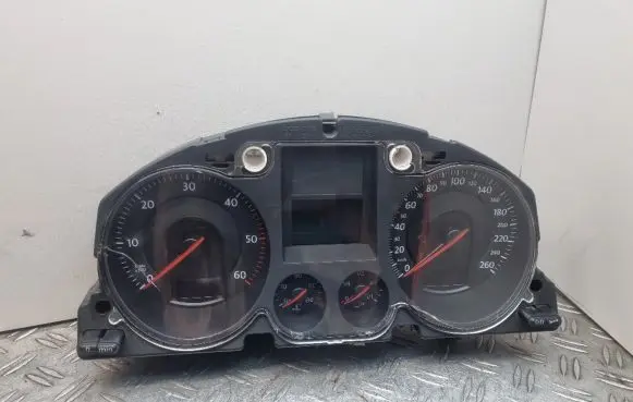 Volkswagen PASSAT B6 Speedometer (instrument cluster) 3C0920860A