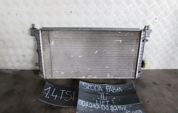 Skoda Fabia Mk2 (5J) Coolant radiator 6R0121253A