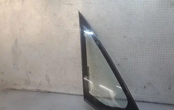 Suzuki SX4 Front triangle window/glass 