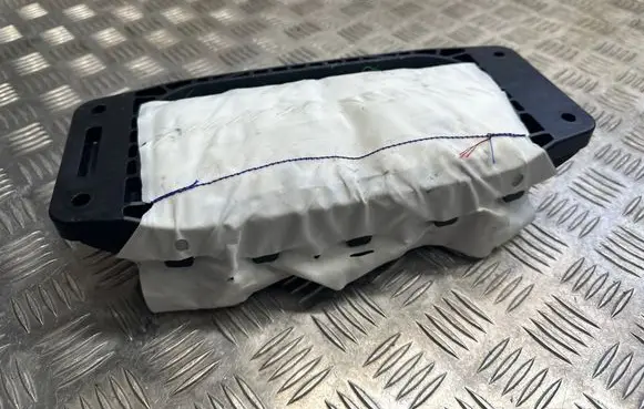 Mercedes-Benz CLS W257 Passenger airbag 627023100 38242