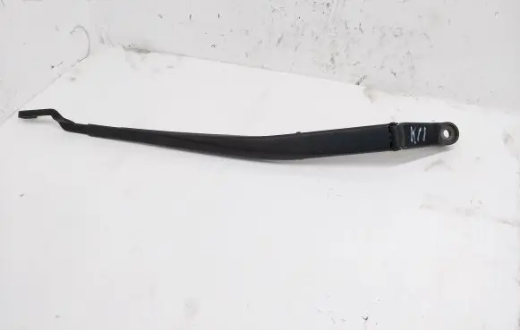 Front wiper blade arm