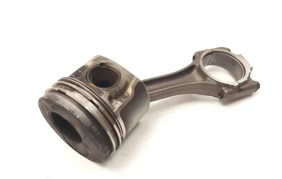 Volkswagen Caddy Piston with connecting rod 144616