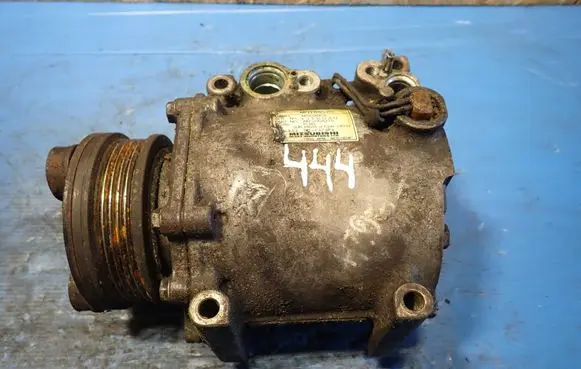 Mitsubishi Lancer X Air conditioning (A/C) compressor (pump) MN185570 AKC200A215 3318040
