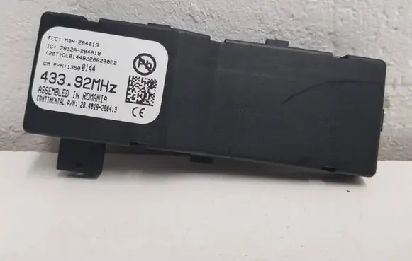 Opel Zafira C Aerial antenna amplifier 13500144