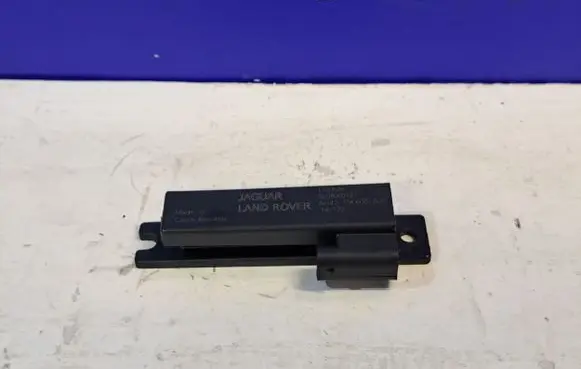 Jaguar XE Keyless system antenna AH4215K603AA 5E08X0127