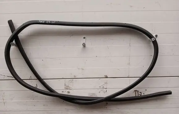 Nissan Juke II F16 Rear door rubber seal (on body) 