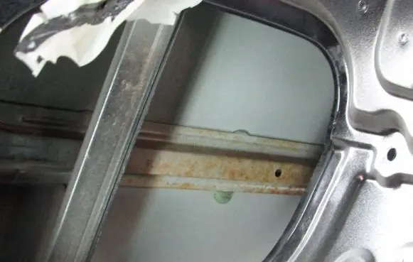 Hyundai Terracan Front door