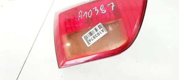 Tailgate rear/tail lights
