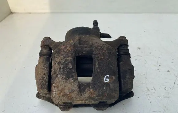 Toyota Corolla Verso E121 Front brake caliper