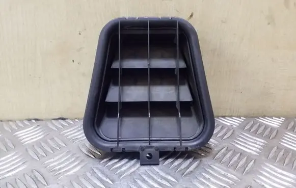 Audi A4 S4 B6 8E 8H Quarter panel pressure vent 4B0819181B