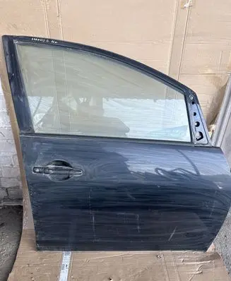 Mitsubishi Grandis Front door