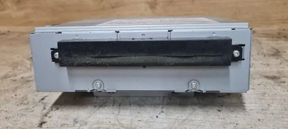 Volvo V50 Radio/CD/DVD/GPS head unit 31328059