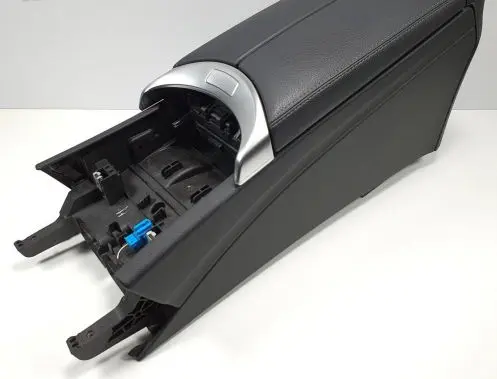 Mercedes-Benz C W205 Center console A2056802305