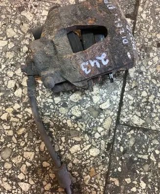 Volkswagen Cross Polo Front brake caliper