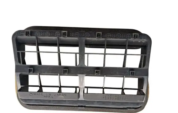 Subaru Outback (BT) Quarter panel pressure vent 72653AG000 72651AG000