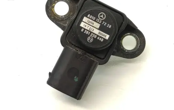 Mercedes-Benz E W212 Air pressure sensor A0101537228 0261230440