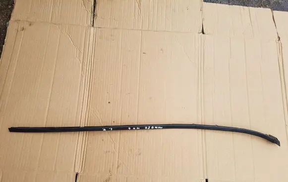Ford Mondeo MK IV Front door windshield rail 