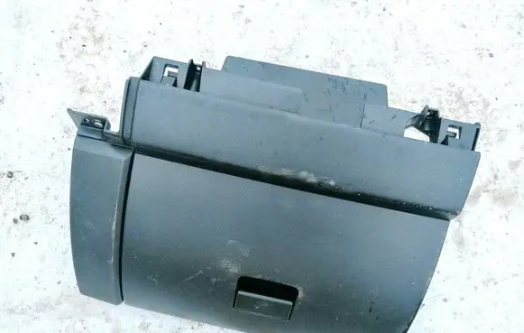 Mazda 5 Glove box cc2964161