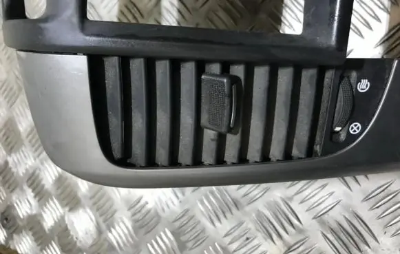 Dash center air vent grill