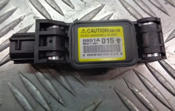 Nissan Primera Airbag deployment crash/impact sensor W002T11091