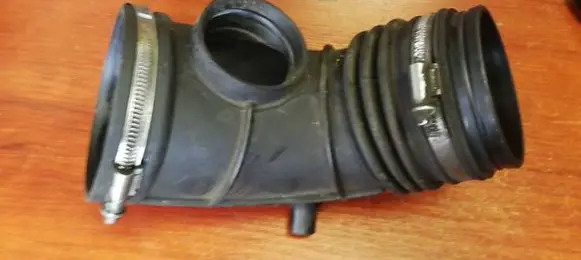 BMW 5 E39 Air intake hose/pipe 7505838